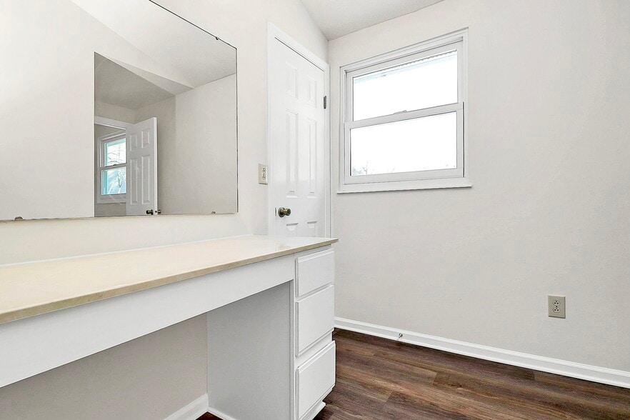 Building Photo - 7737 Batavia Ln