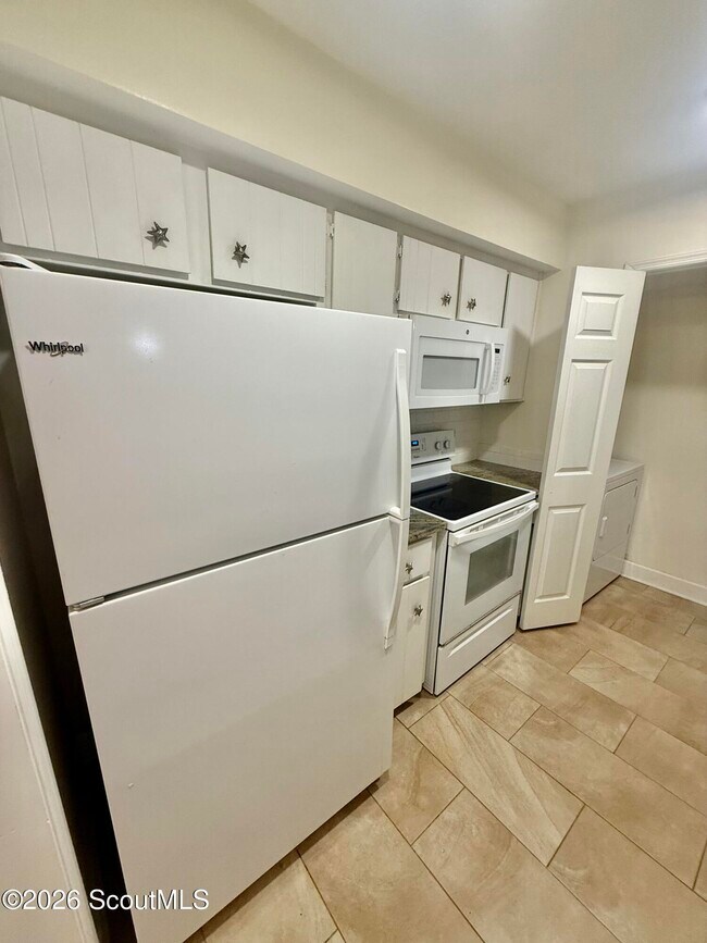Building Photo - 227 Walmar Grove
