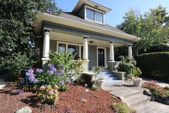 Building Photo - Craftsman Home Near Piedmont Avenue