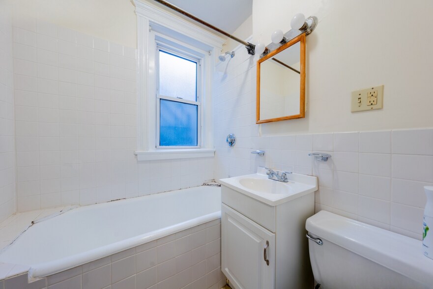 Building Photo - 333 Harvard St
