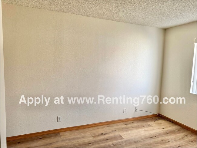 Building Photo - Beautiful and Spacious 3 Bedroom 2 Bathroo...