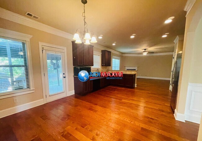 Building Photo - Brick front 4-bedroom house in Lawrenceville