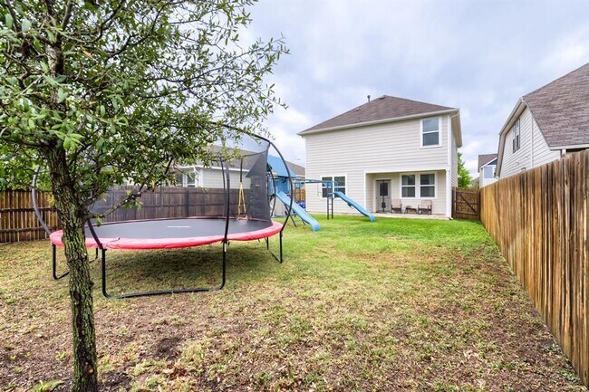 Building Photo - 12004 Cimaizon Dr