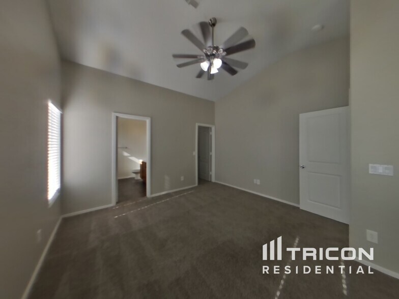 Building Photo - 39391 N Parisi Cir