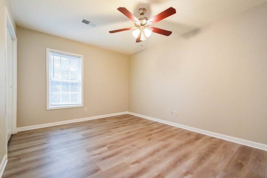 Building Photo - 4902 N Redan Cir