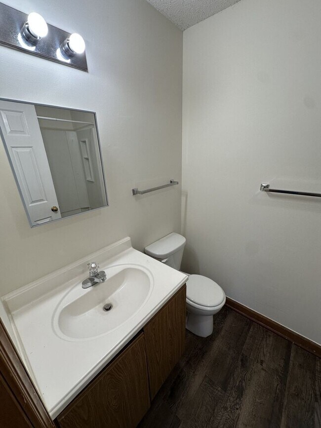 Building Photo - 1 Bedroom 1 Bathroom Condo!