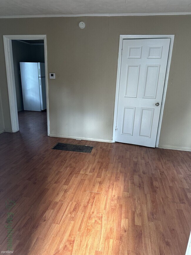 Building Photo - 1 br, 1 bath House - 619 Northeast Rock Is...