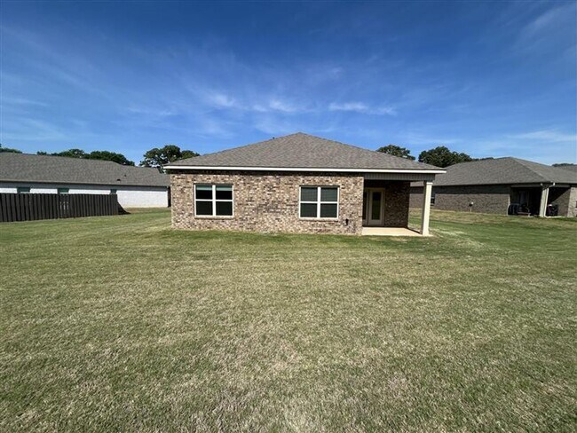 Building Photo - Welcome Home!