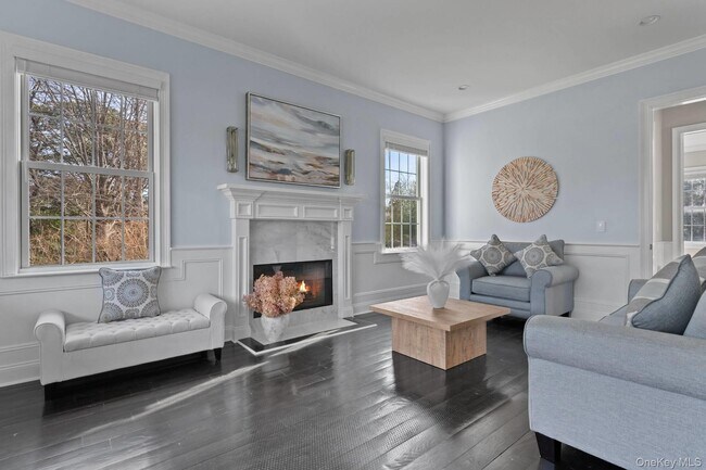 Building Photo - 490 Montauk Hwy