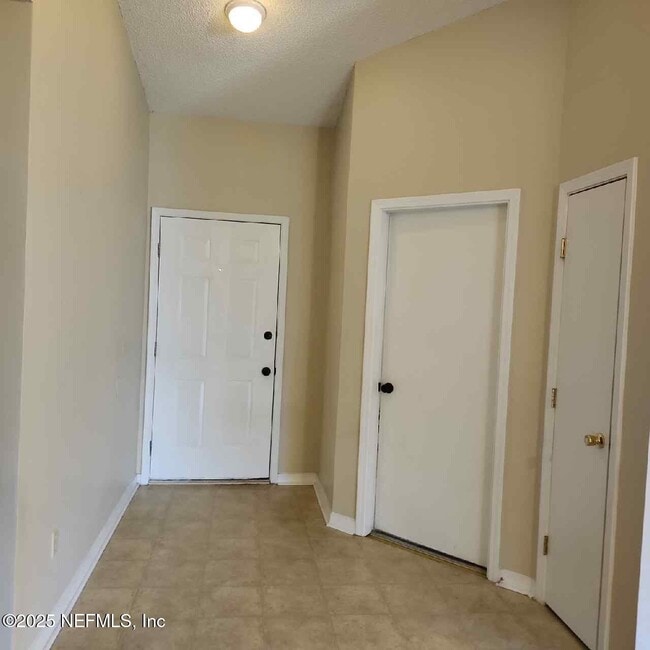 Building Photo - 2210 Captain Kidd Dr