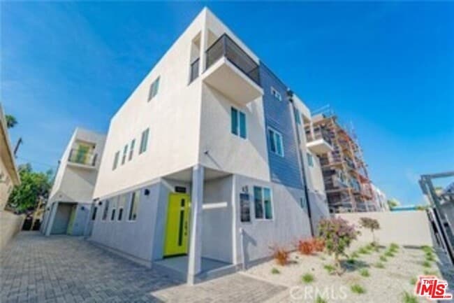 Primary Photo - 1870 W 20th St