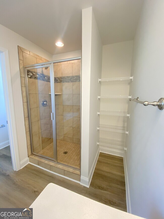 Building Photo - 210 Laney Dr