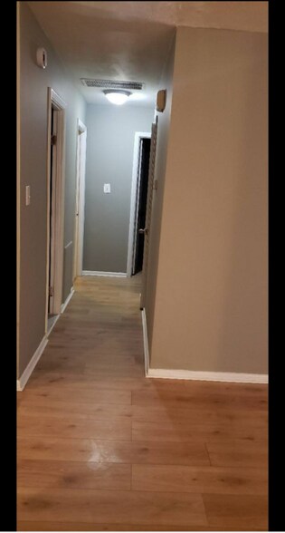 Building Photo - 6202 Belwood St