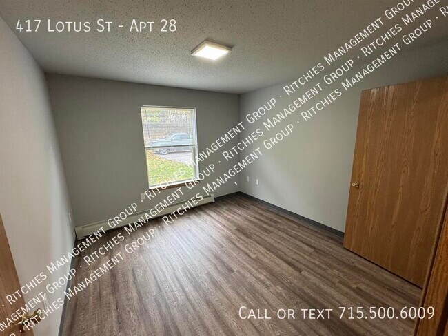 Building Photo - 417 Lotus St