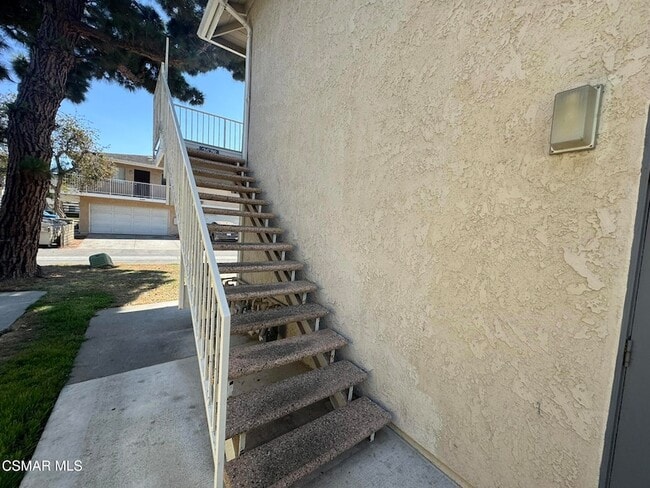 Building Photo - 2576 Sextant Ave