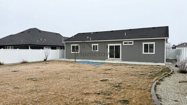 Building Photo - 215 S Hls St