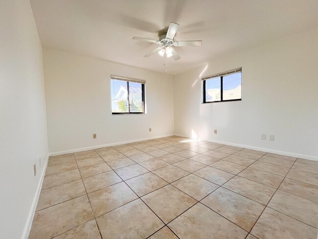 Building Photo - 125 S Palmway