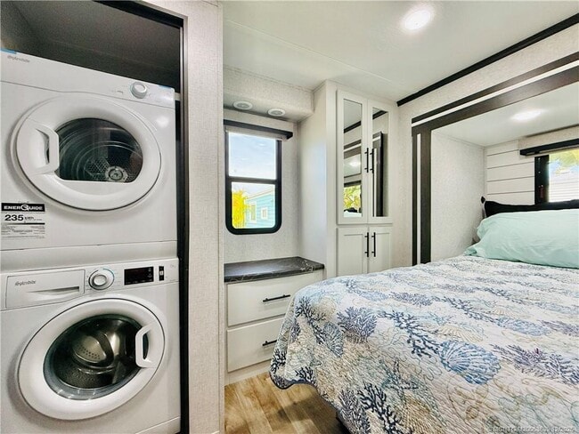 Building Photo - 10725 S Ocean Dr