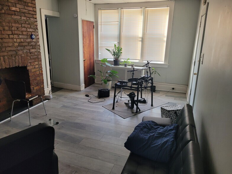 Building Photo - 5216 5th Ave