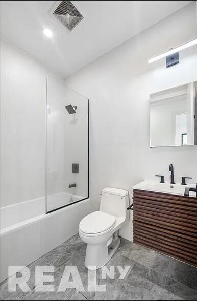 Building Photo - 704 Eighth Avenue