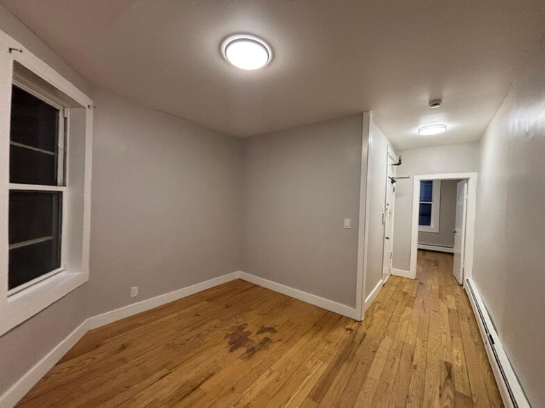 Building Photo - 407 61st St