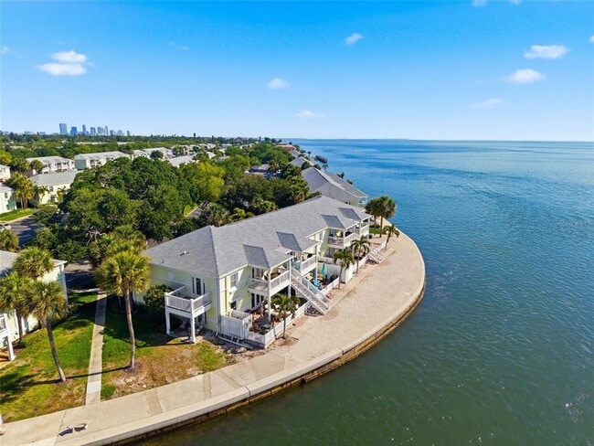 Building Photo - 5280 Coquina Key Dr SE
