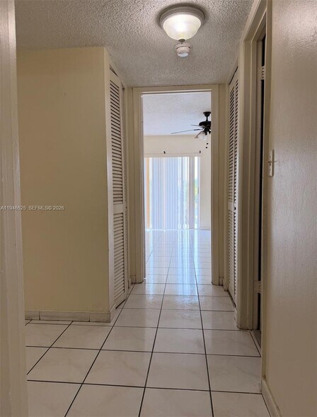 Building Photo - 1900 W 54th St