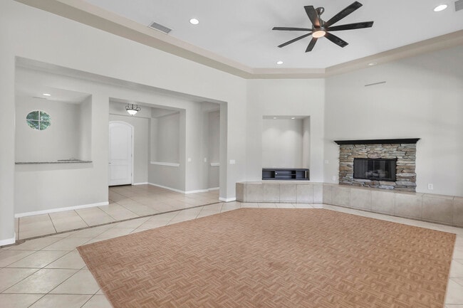 Building Photo - 112 Tesori Dr