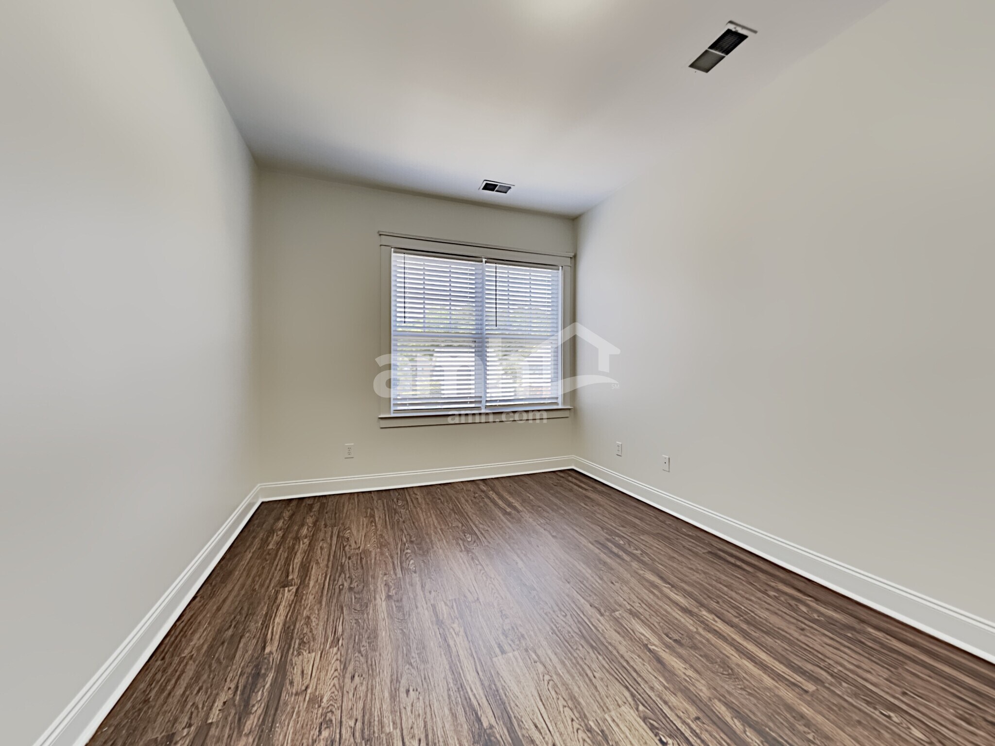 Building Photo - 206 Hydrangea St