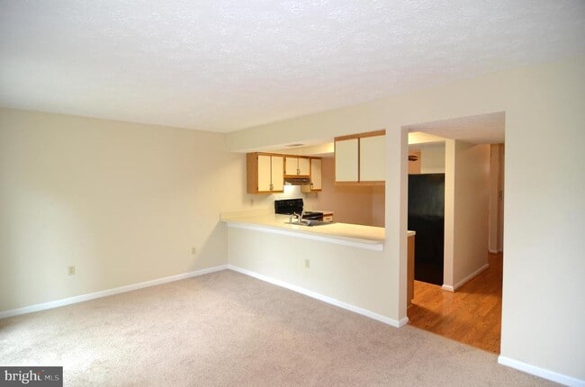 Building Photo - 46358 Columbus Dr