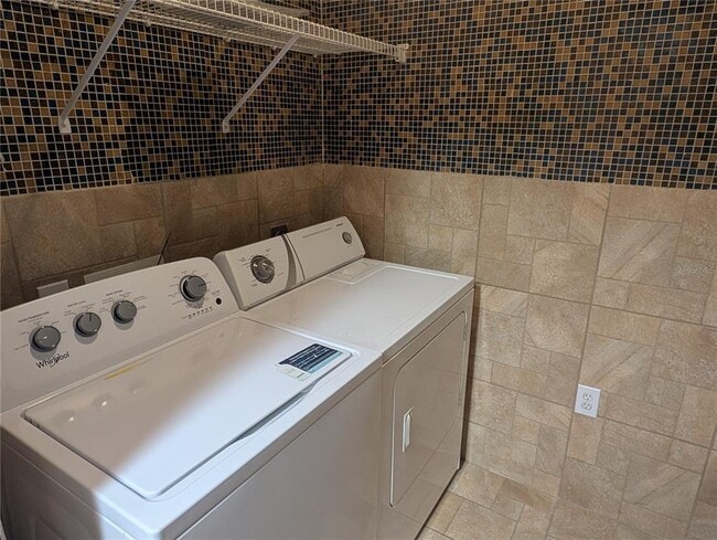 Building Photo - 5180 Northridge Rd