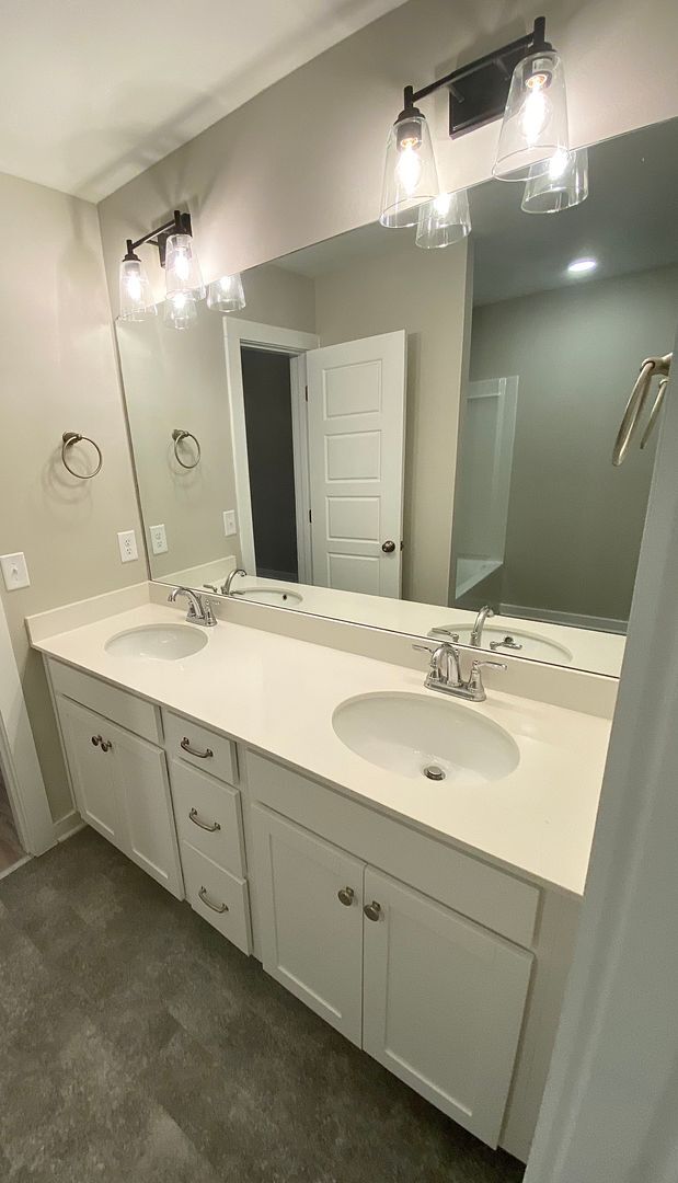 Building Photo - Home for Rent in Calera, AL!!! Available to view with 48 hour notice!