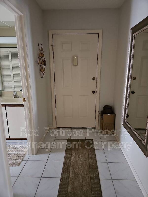 Building Photo - 14977 River Edge Ct