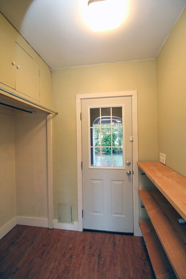 Building Photo - 1005 NE 58th Ave