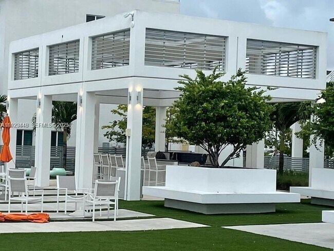 Building Photo - 6453 NW 102nd Path