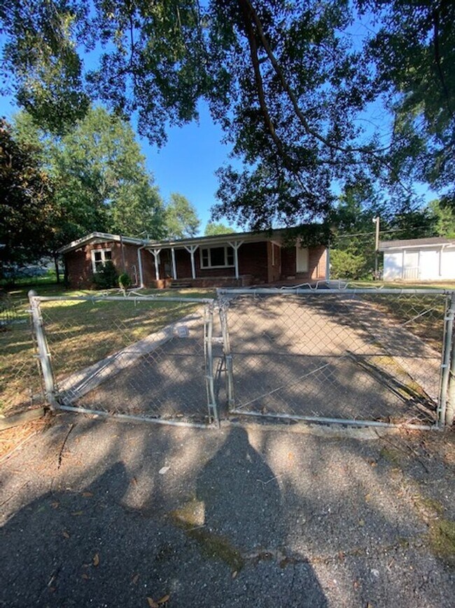 Building Photo - 1399 Franklin Rd