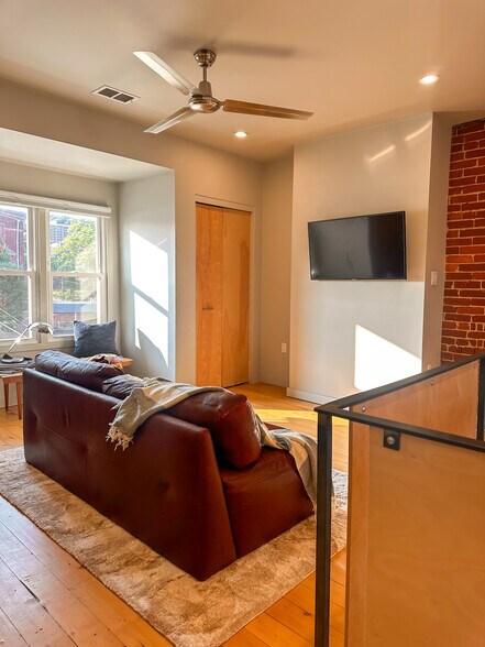 Building Photo - 3345 Ligonier St