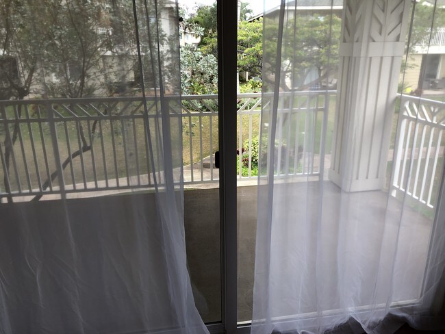 balcony with cool breezes... - 92-1083 Koio Dr
