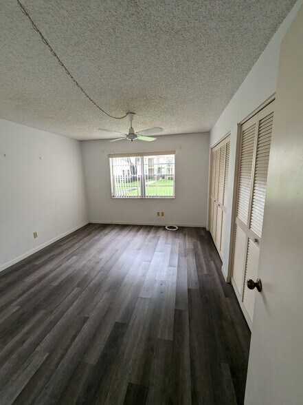 Building Photo - 4272 NW 89th Ave