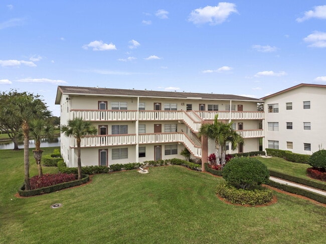 Building Photo - 124 Preston Way