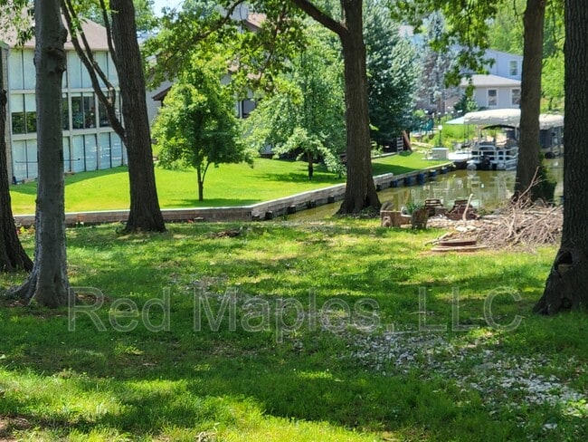 Building Photo - 332 Villa Dr