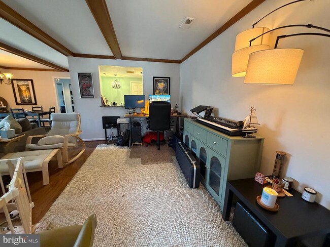 Building Photo - 403 Mountainview Dr