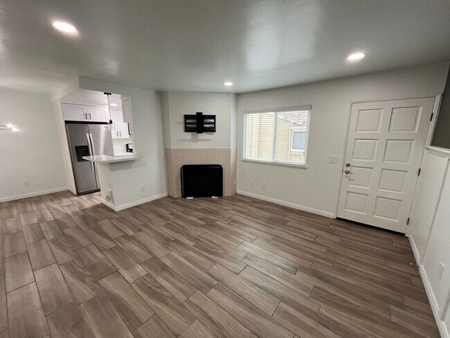 Building Photo - M76 - Rego