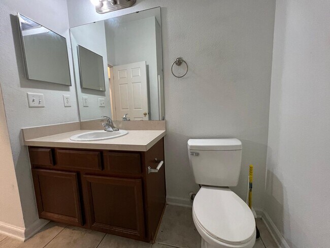 Building Photo - Spacious 3 bedroom condo located in a gated community off of Beach Boulevard