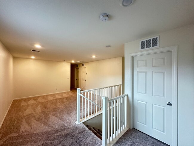 Building Photo - Tarim