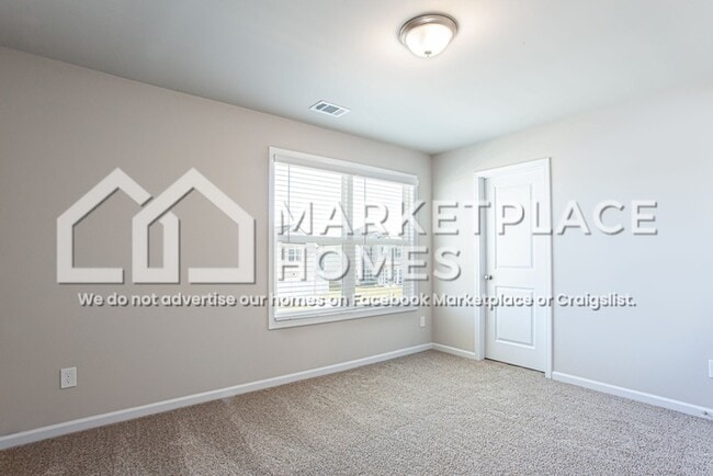 Building Photo - 211 Ww Carr Ave