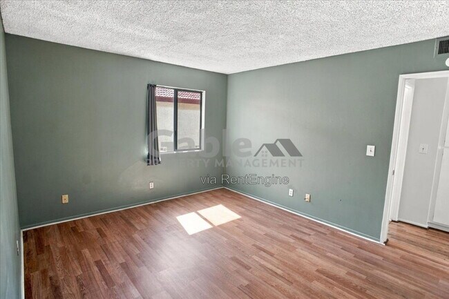 Building Photo - 18187 W Sundowner Way