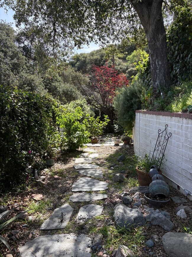 Building Photo - Views! Enchanting 2+1 Artists Retreat Nestled in Tujunga Hillsides