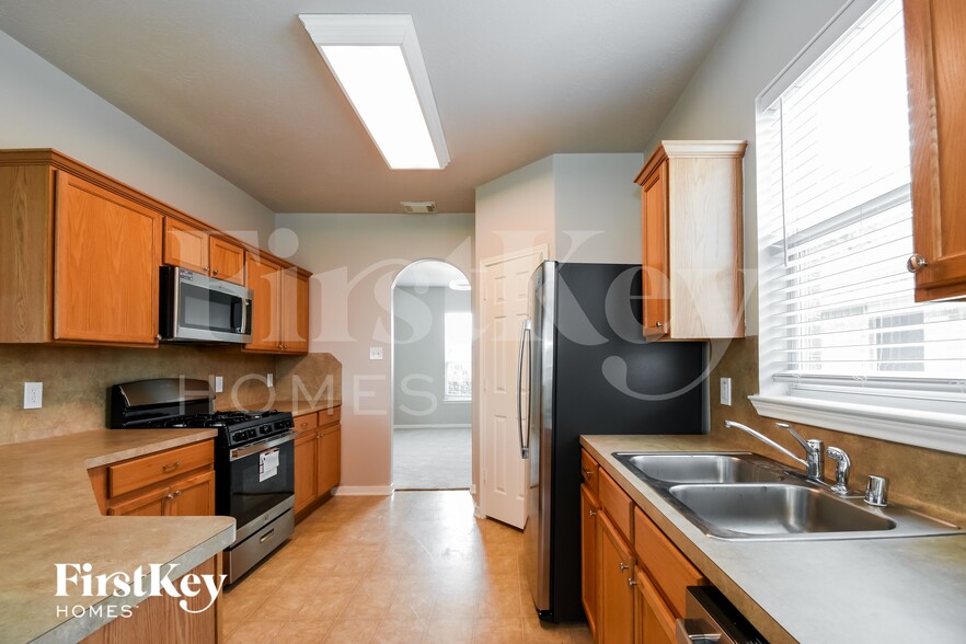 Building Photo - 10803 Goldfinch Rd