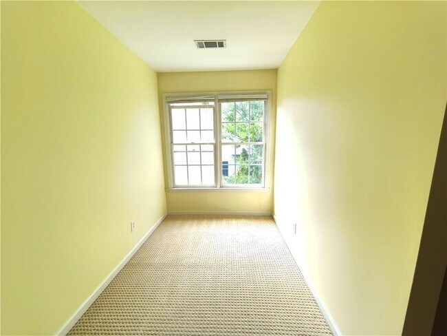 Building Photo - 4009 Treemont Ln